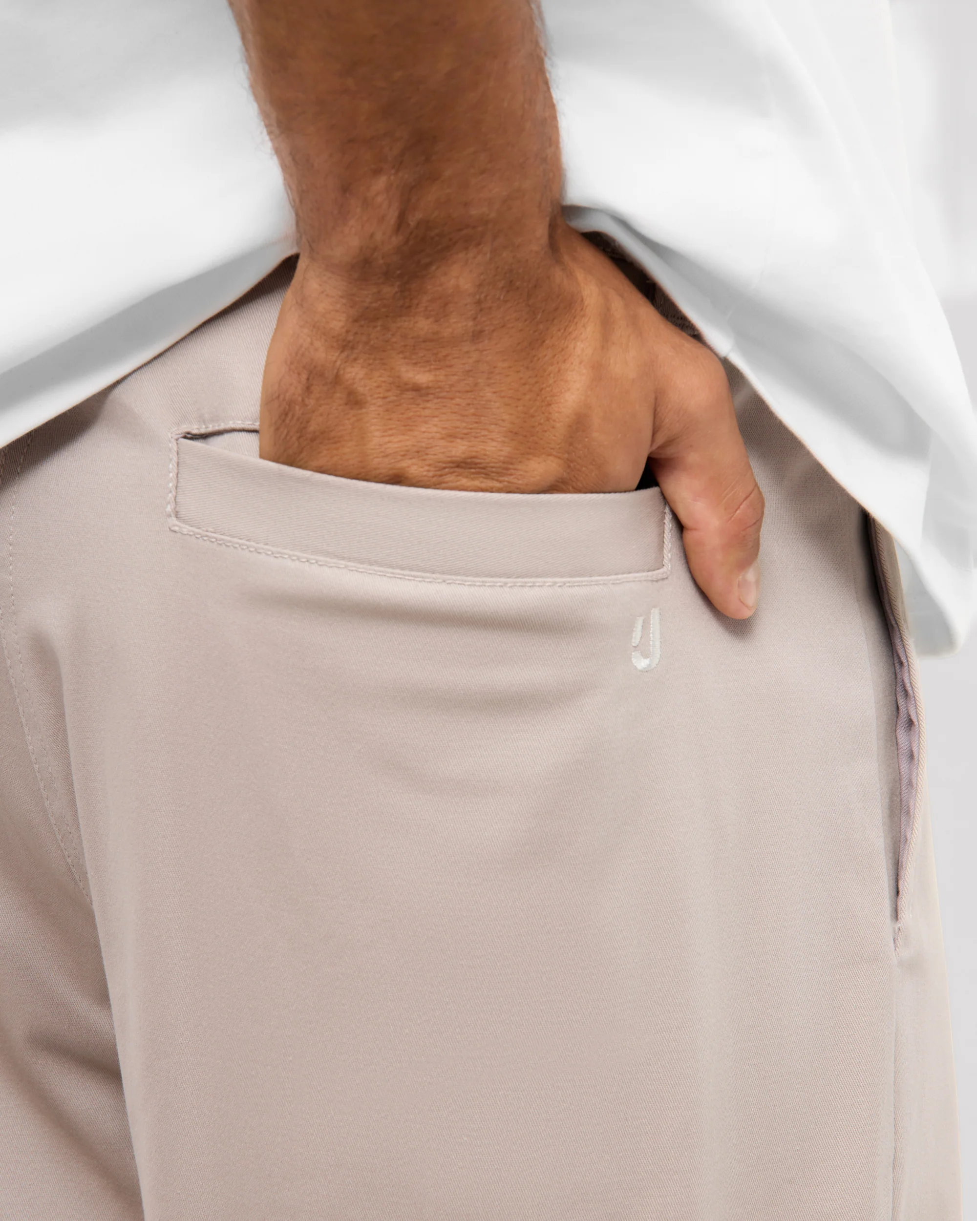 Relaxed Chino Hose "Ari" - Image 20