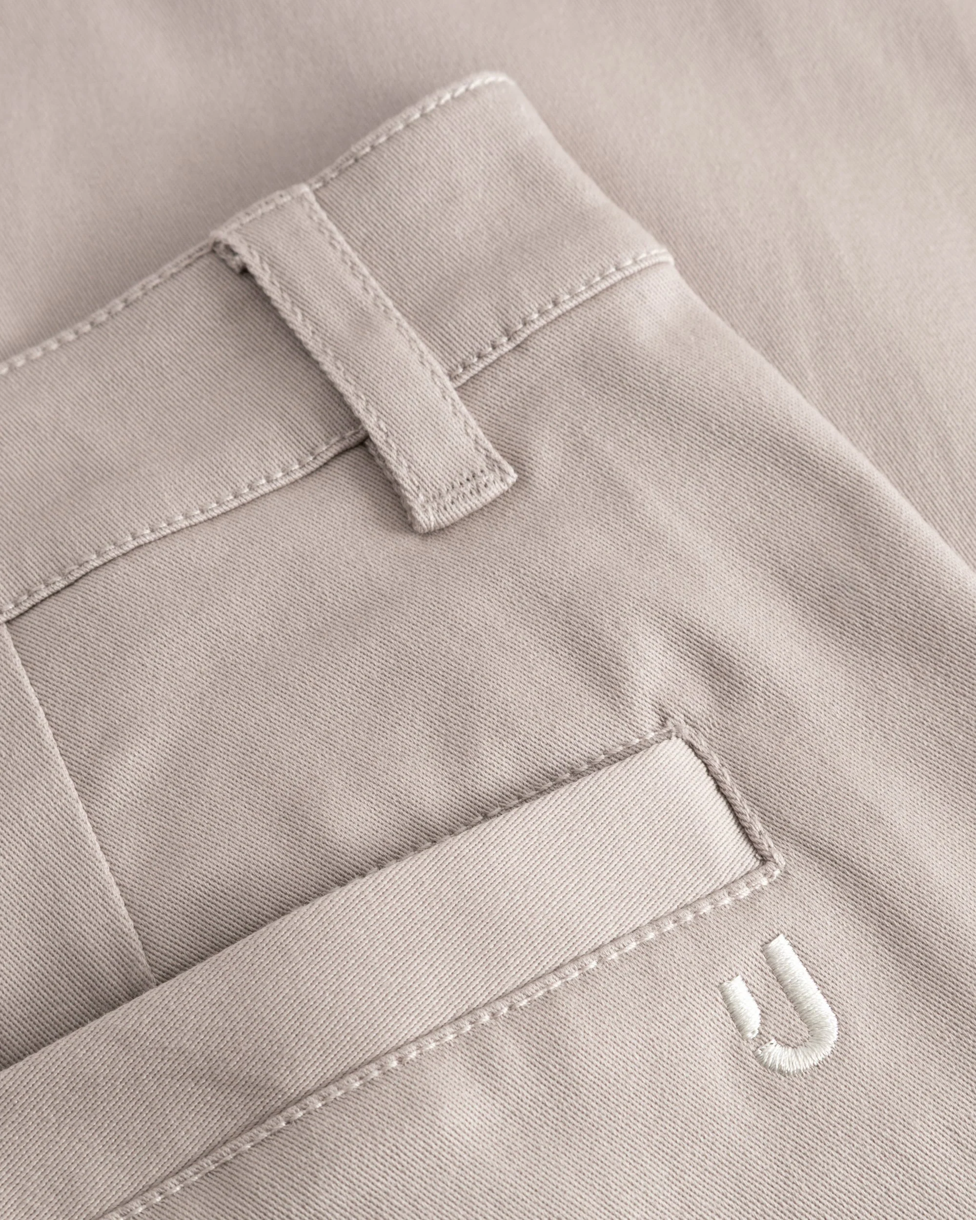 Relaxed Chino Hose "Ari" - Image 25