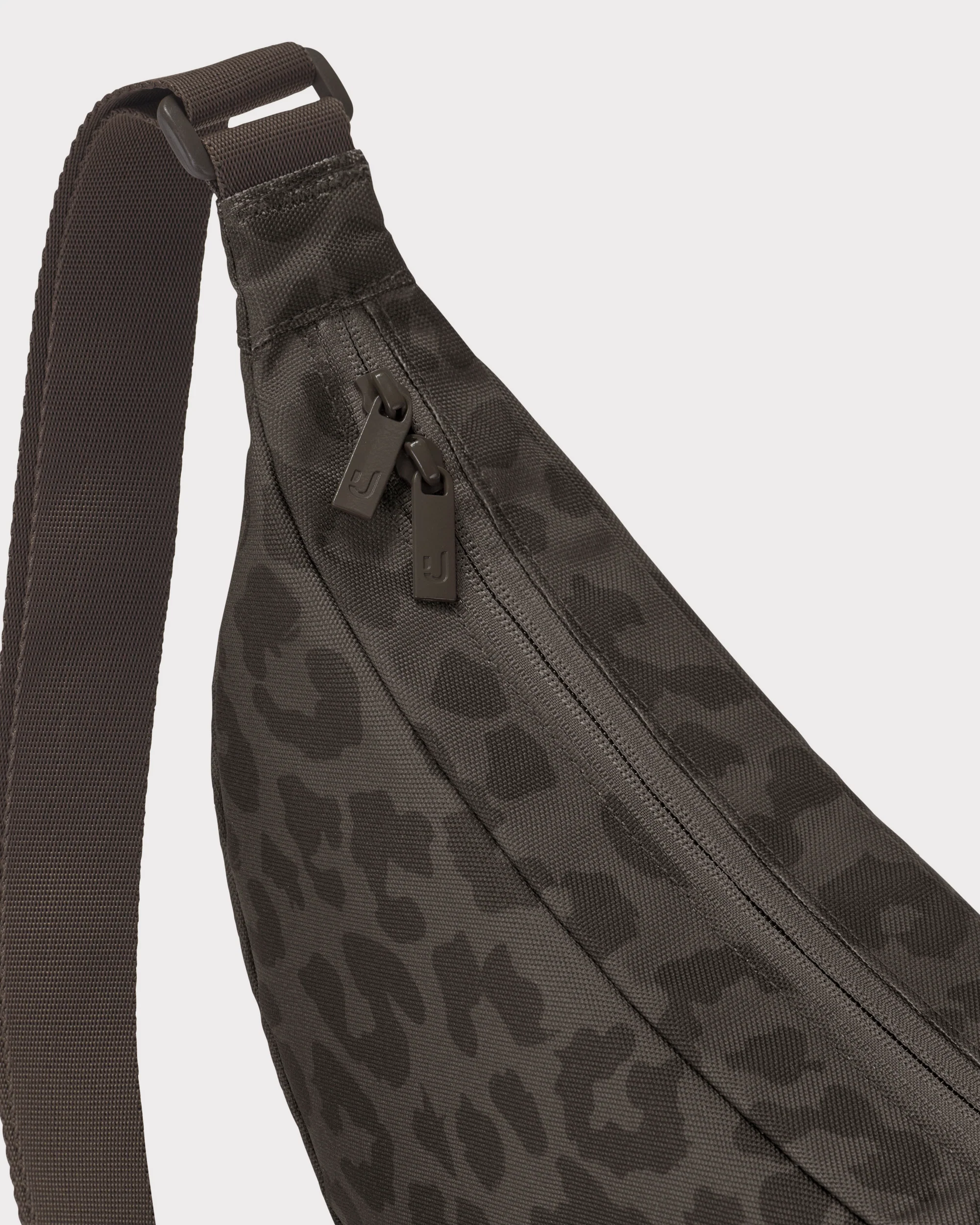 Half Moon Bag "Ally Medium" - Image 14