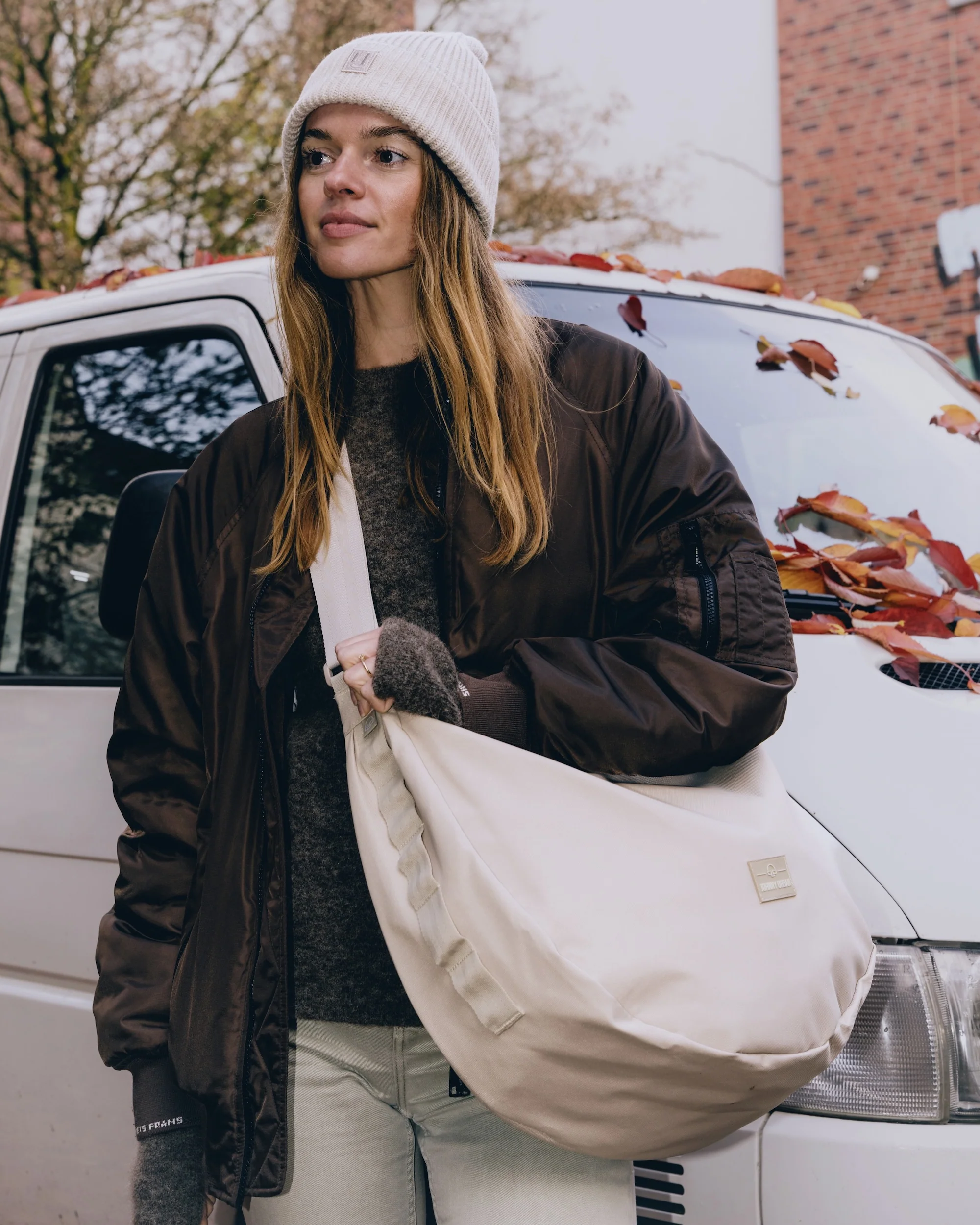 Half Moon Bag "Ally XL" - Image 11